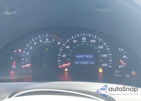 2010 Toyota Camry Xle V6 z USA, uszkodzony, nr VIN JTNBK3EK4A3048725